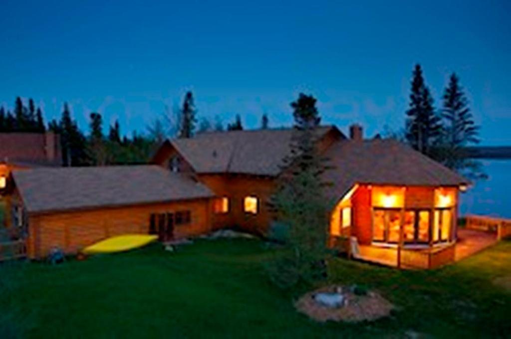 Tuckamore Lodge Main Brook Exterior photo